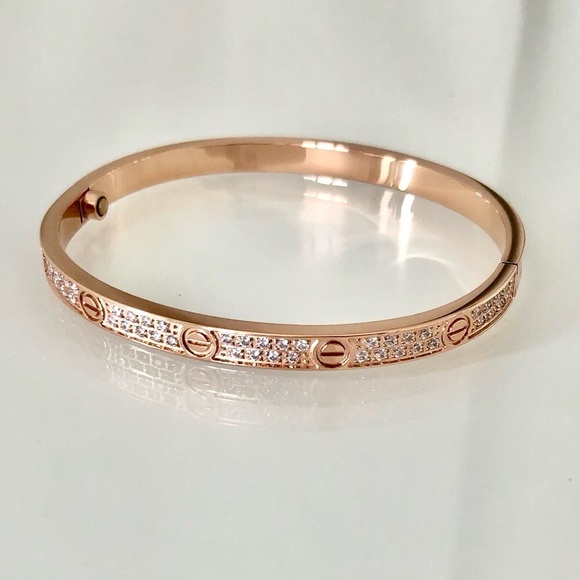 Rose Gold Pavé Screw Bracelet Small model - Picture 7 of 9